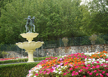 Memorial garden featuring fountain
